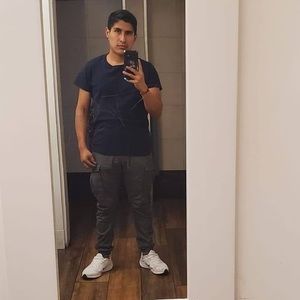 Meet your Posher, Crisstian